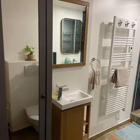 Lovely Central, Le Marais,